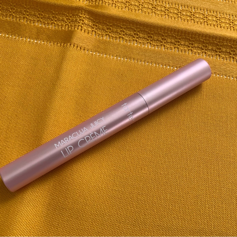 TARTE MARACUJA JUICY LIP BALM - Honey shade